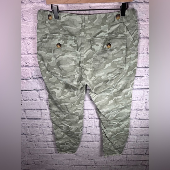 VINEYARD VINES CROPPED RAW‎ EDGE CAMO EVERYDAY UTILITY CHINO SIZE 10 PANTS - Picture 5 of 11